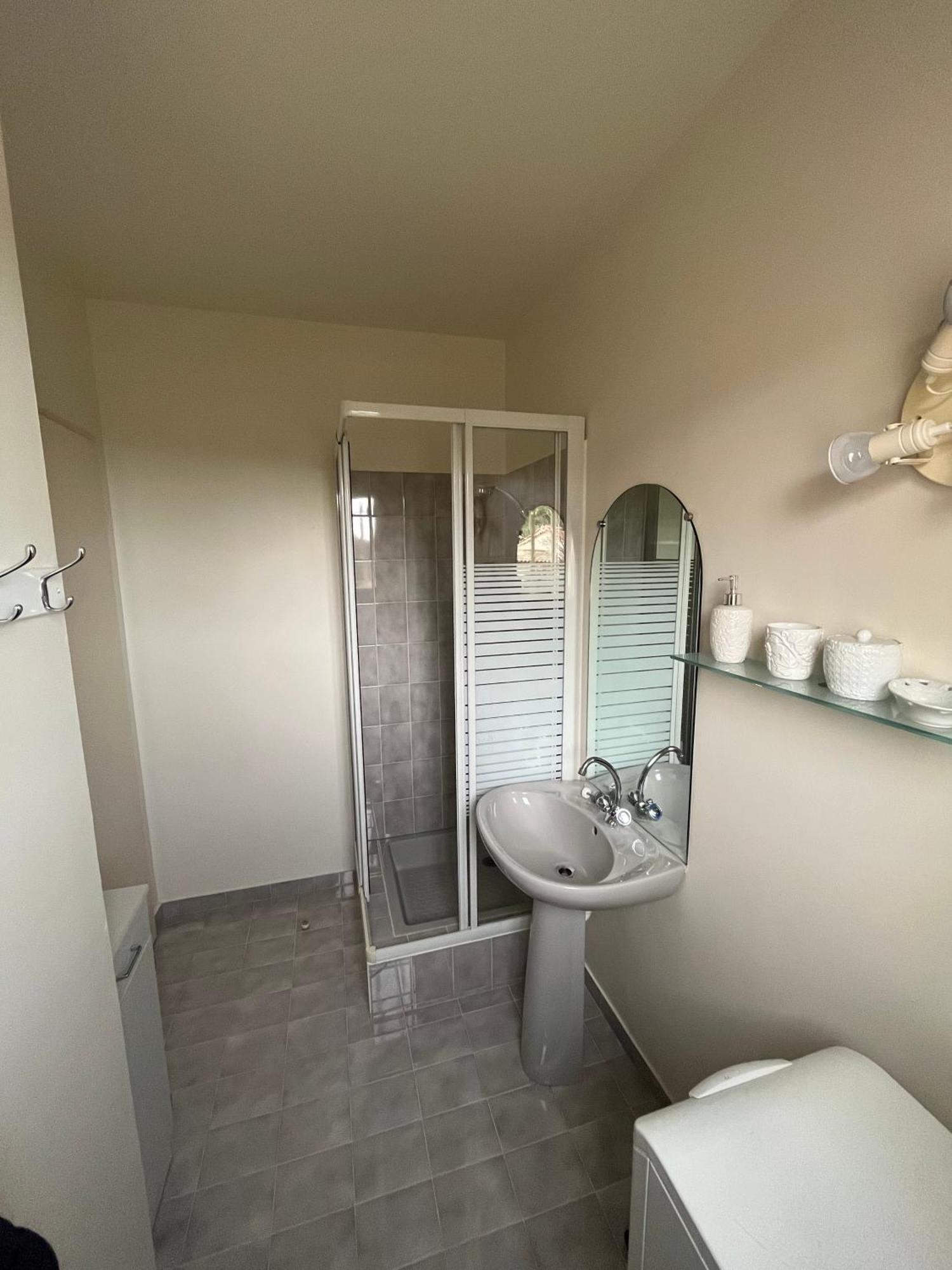 Villa Magnolia เซญองส์ ภายนอก รูปภาพ